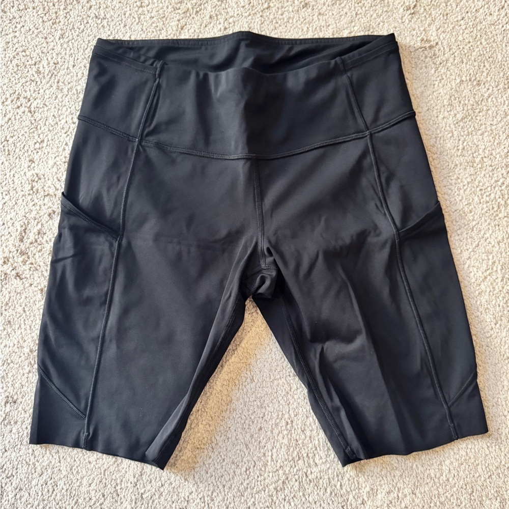 Lululemon Fast and Free high rise biker shorts with pockets